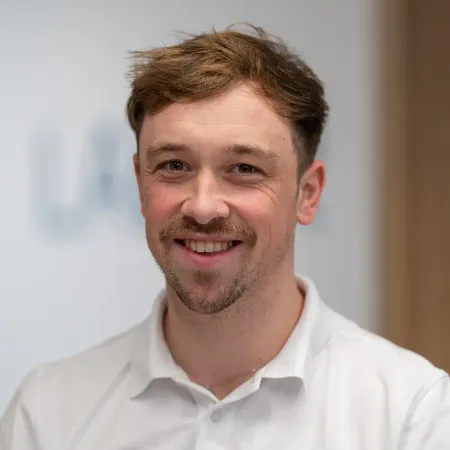 Dr. Yannik Schwarz – urológus Bécsben